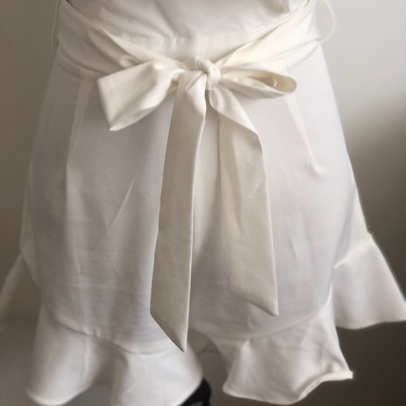 White ruffle romper - Picture 4 of 4